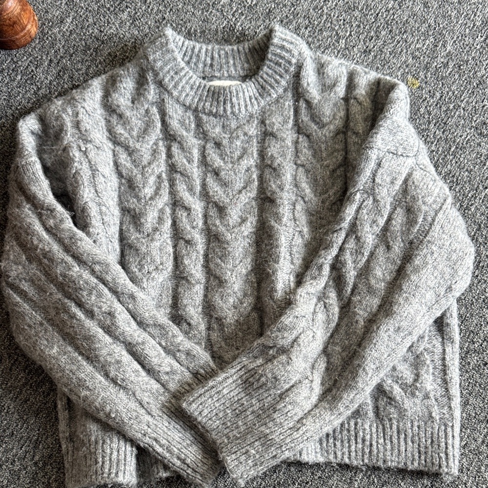 Abercrombie & Fitch Heather Gray Sweater